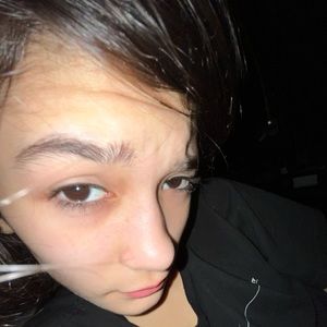 Meet your Posher, Roxanne